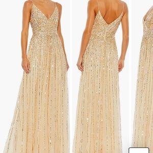 NWT Stunning Mac Duggal 10928 sequined Gown